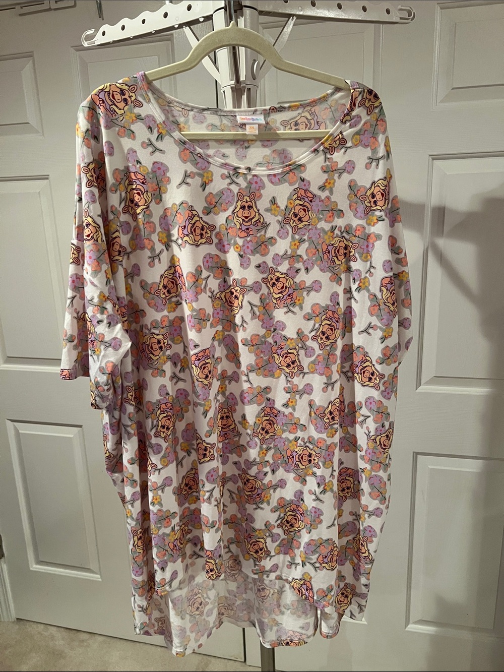 LuLaRoe Scoop Neck Miss Piggy Irma Tunic 3XL EUC